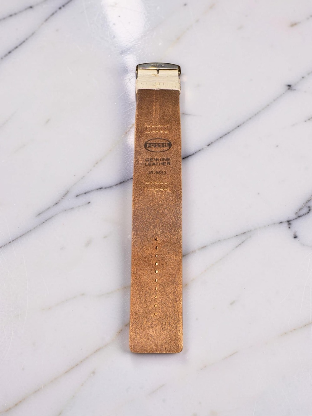 Fossil Distressed Leather Strap Watch - Picture 4 of 4